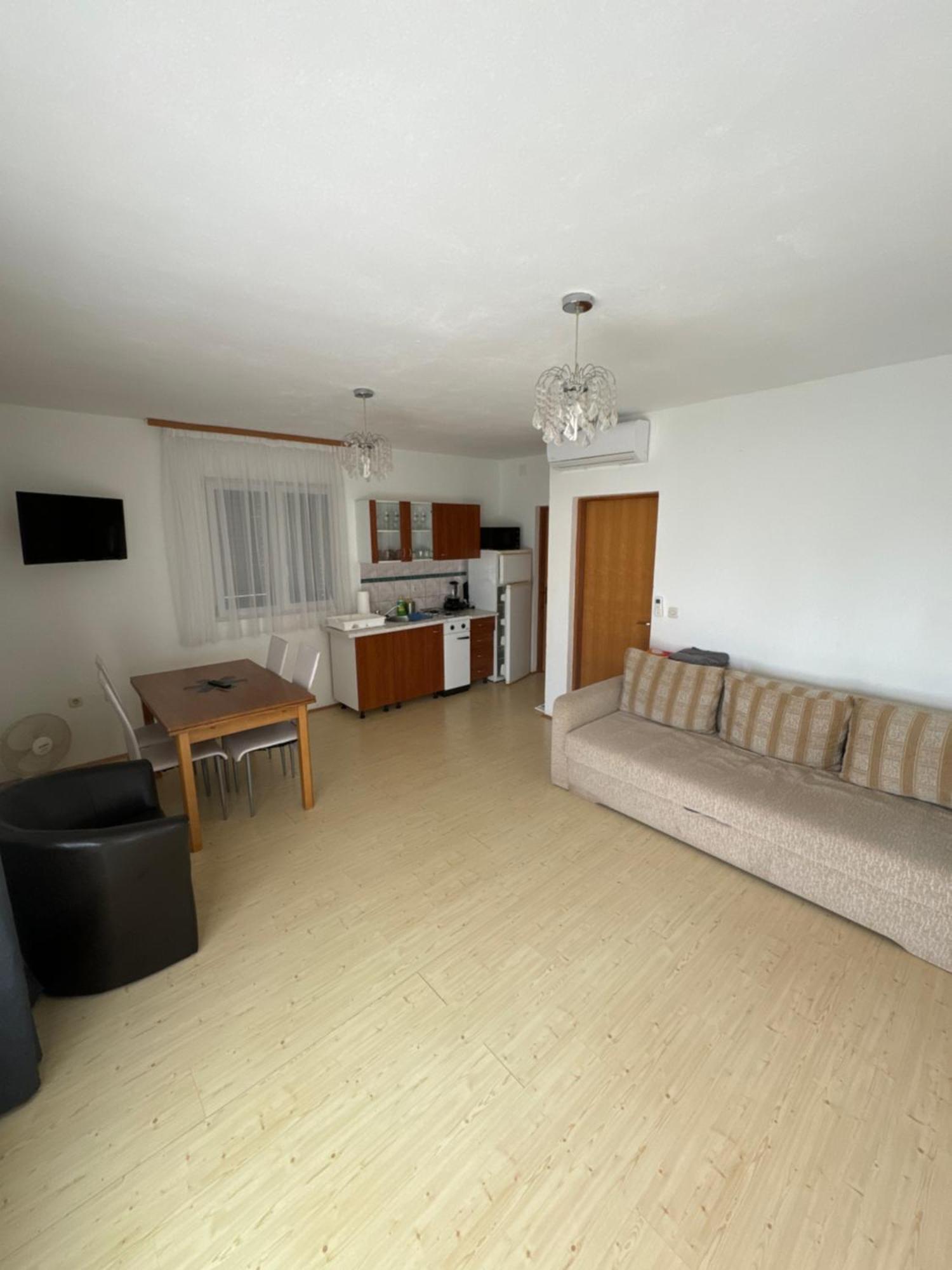 Apartman J&B Apartment Vir Exterior photo